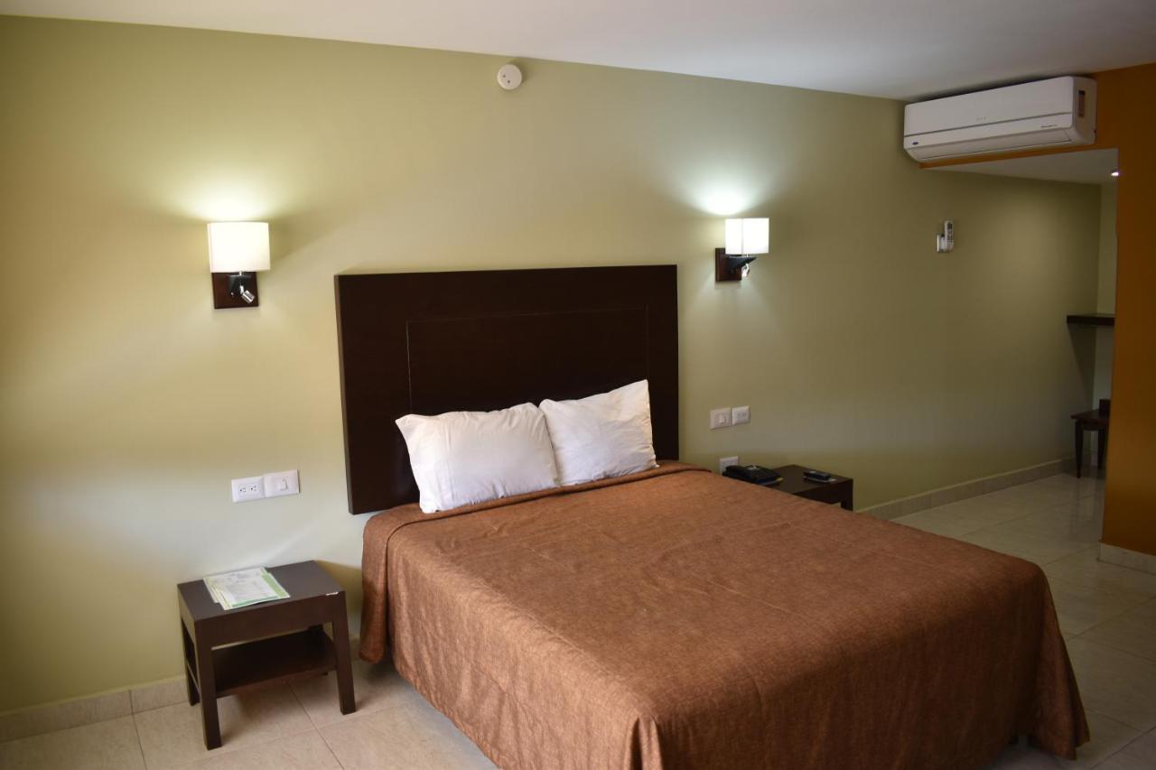 El Camino Hotel & Suites Heroica Caborca ภายนอก รูปภาพ